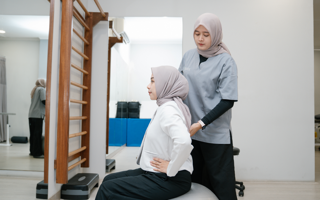 fisioterapi sakit pinggang PIK
